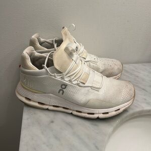 Women’s On Clouds Cloudnova